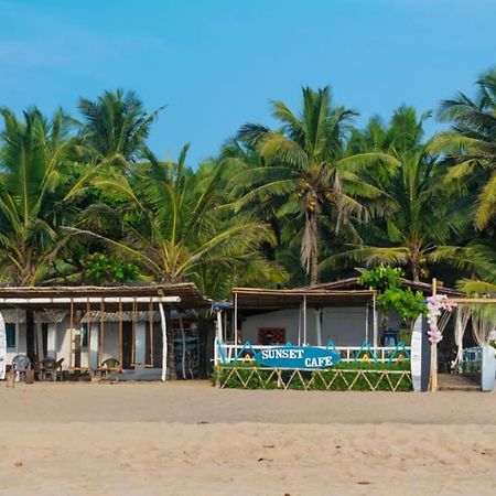 Sunset Cafe Hotel Gokarna  Buitenkant foto