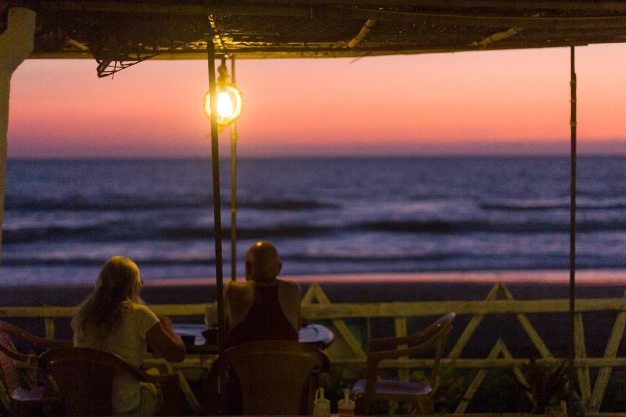 Sunset Cafe Hotel Gokarna  Buitenkant foto